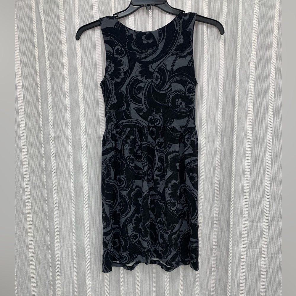 H&M Mini Dress V-Neck Sleeveless‎ Black & Gray Print Size 4 EUC